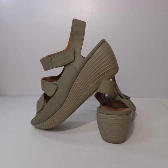 Clarks Reedly Juno Sandals Nubuck Wedge Sage Green Adjustable Straps Women's 6M - Picture 7 of 10
